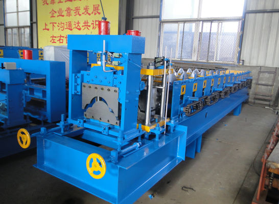 Corte hidráulico de Ridge Cap Roll Forming Machine Cr12 del CE