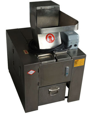 Equipo de la elaboración de la carne SS304, máquina animal de la trituradora del hueso 600kg/h
