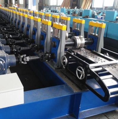la formación del rollo de la chapa 20m/min trabaja a máquina la plataforma hidráulica del estante